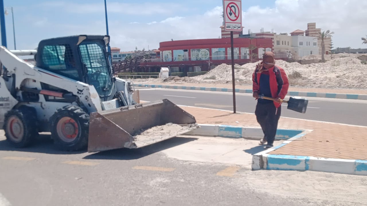 تسوية وتمهيد شواطئ مرسى مطروح 