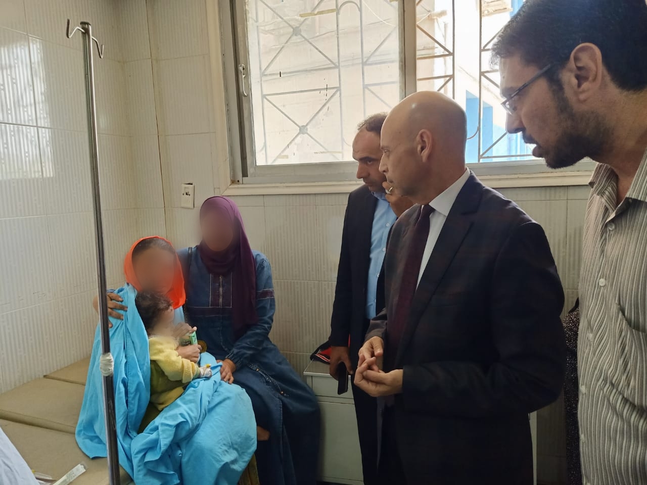 وكيل وزارة الصحة يطمئن على المصابين 01