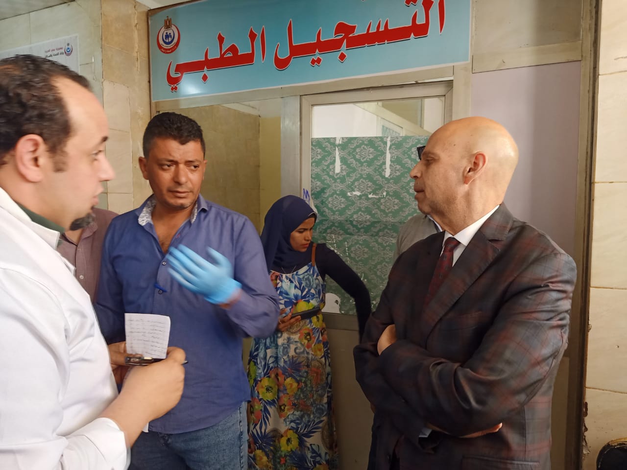 وكيل وزارة الصحة يطمئن على المصابين 05