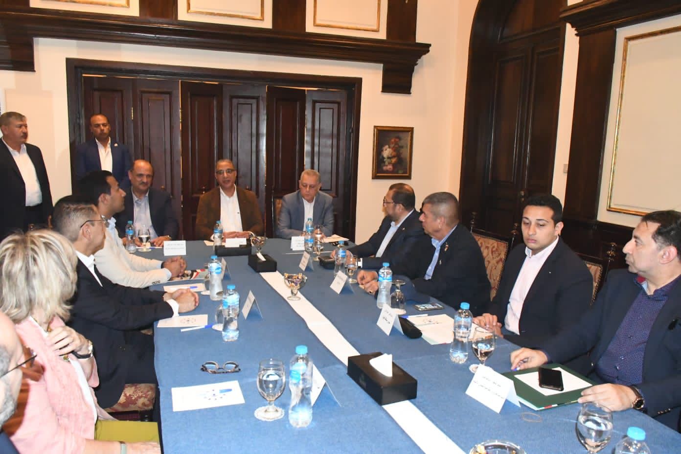 محافظ الفيوم يستعرض مشروعات حياة كريمة