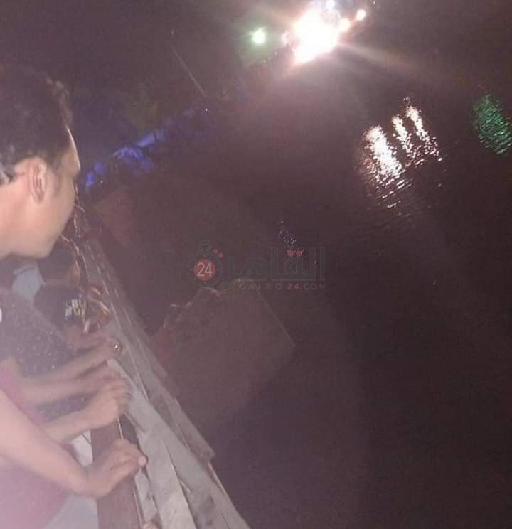 انقلاب سيارة ملاكي بترعة بأسيوط