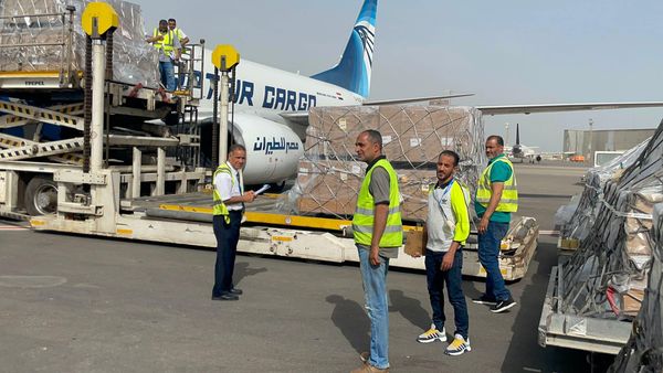 بعد توقفها 8 سنوات.. مطار معيتيقة يستقبل أولى رحلات مصر للطيران التجارية 2