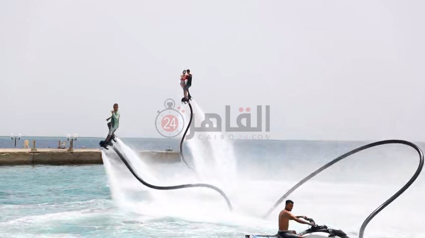 استعراضات الرجل الطائر بالغردقة 