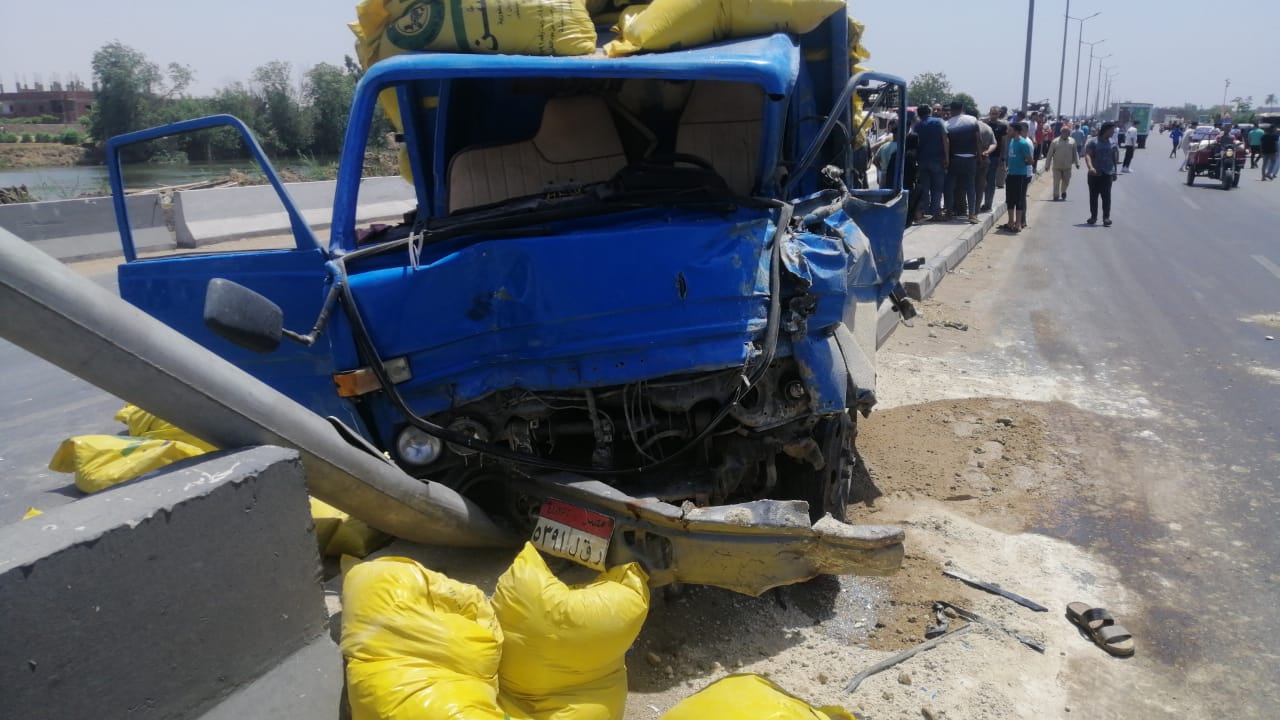 جانب من آثار الحادث 02