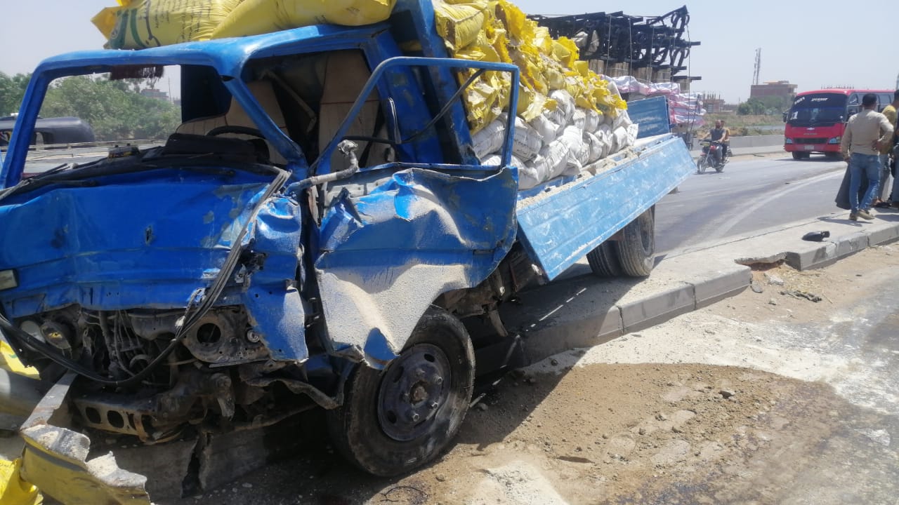 جانب من آثار الحادث 03