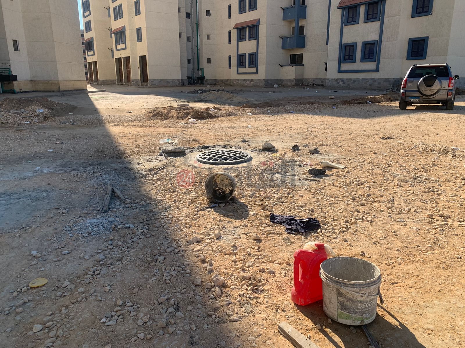 مصرع عامل واصابة 4 آخرين إثر السقوط في بالوعة صرف3