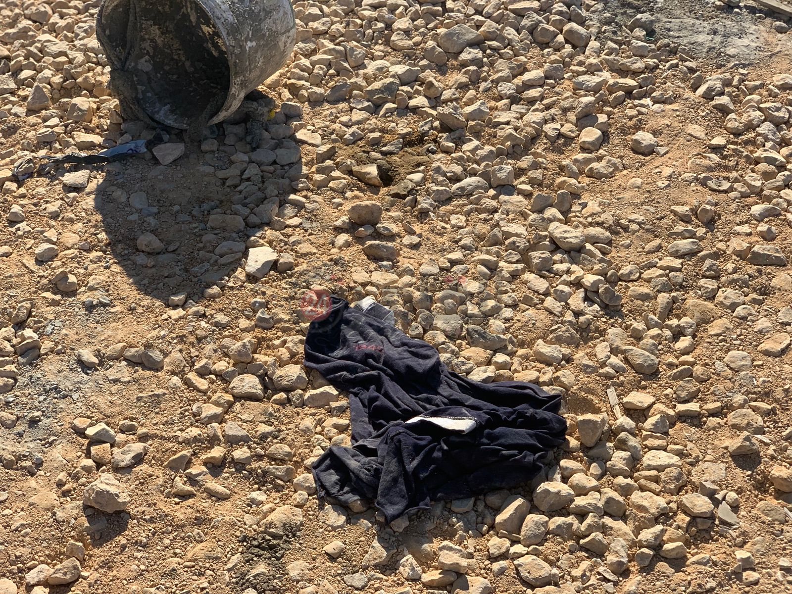 مصرع عامل واصابة 4 آخرين إثر السقوط في بالوعة صرف4