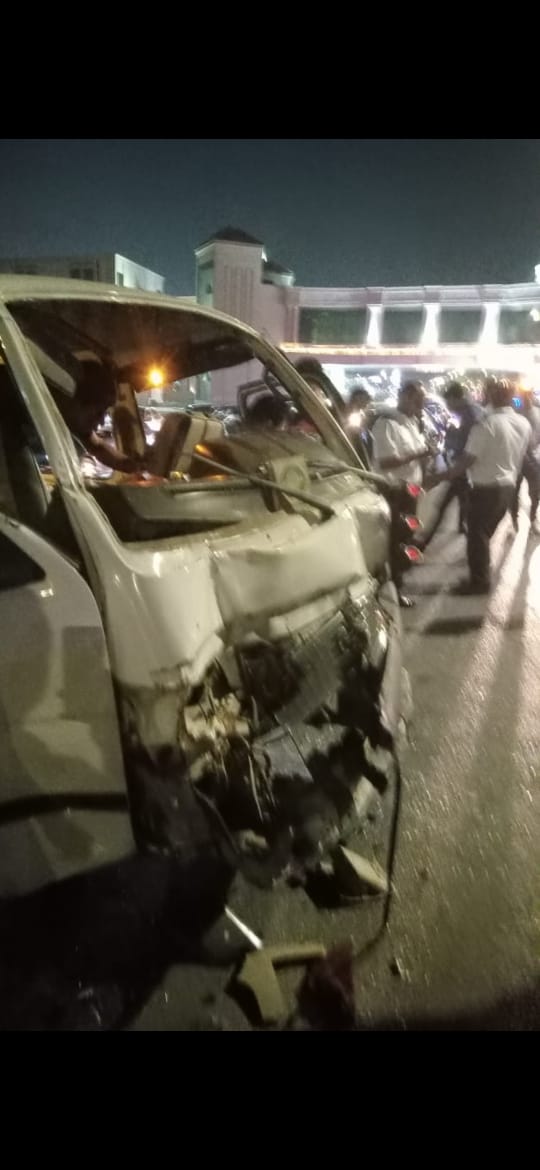 عاجل| العربيات اتفرمت.. إصابة 14 شخصا في تصادم عدة سيارات بالتجمع الأول 2