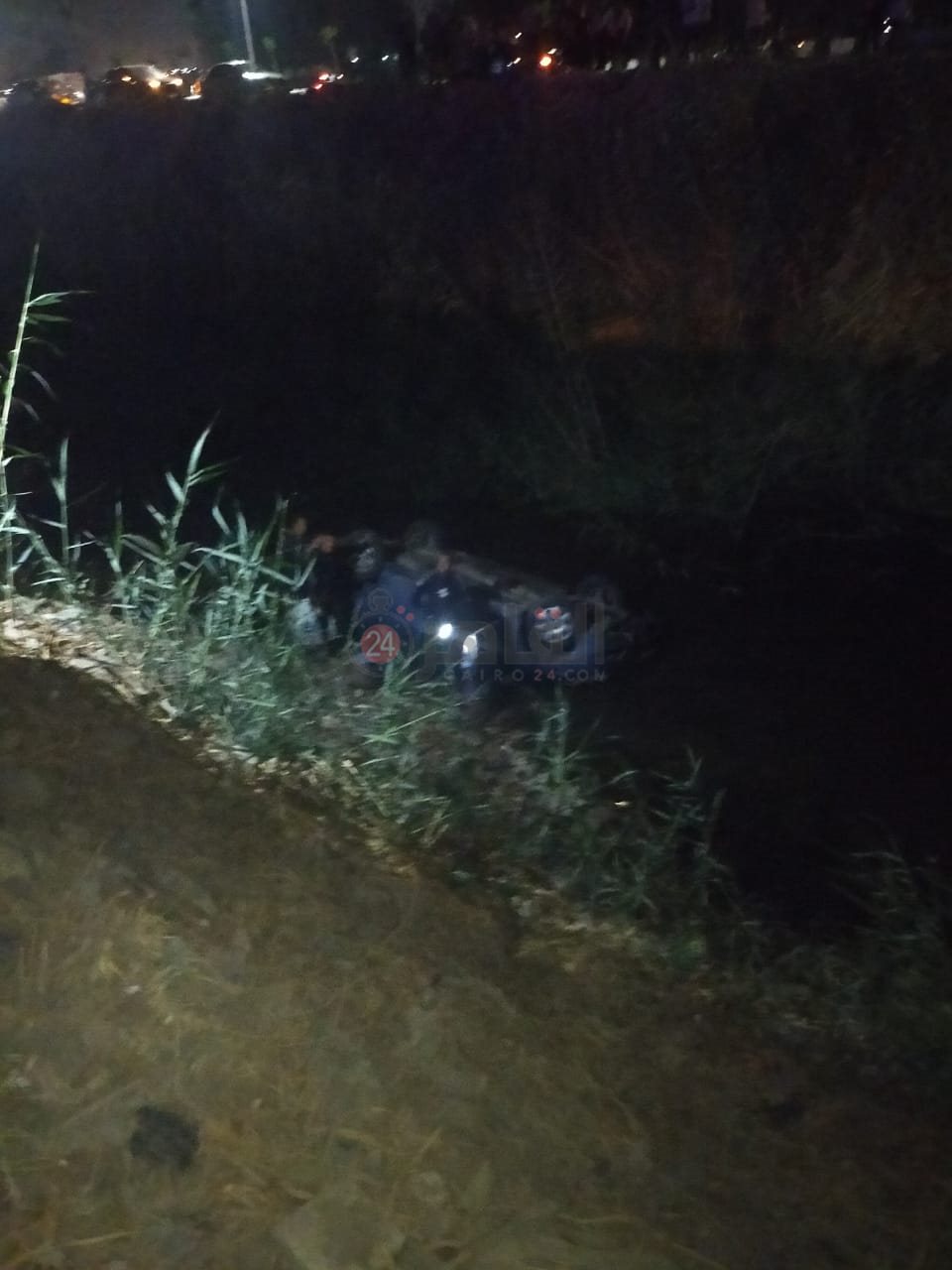 انقلاب سيارة ملاكي بترعة بأسيوط