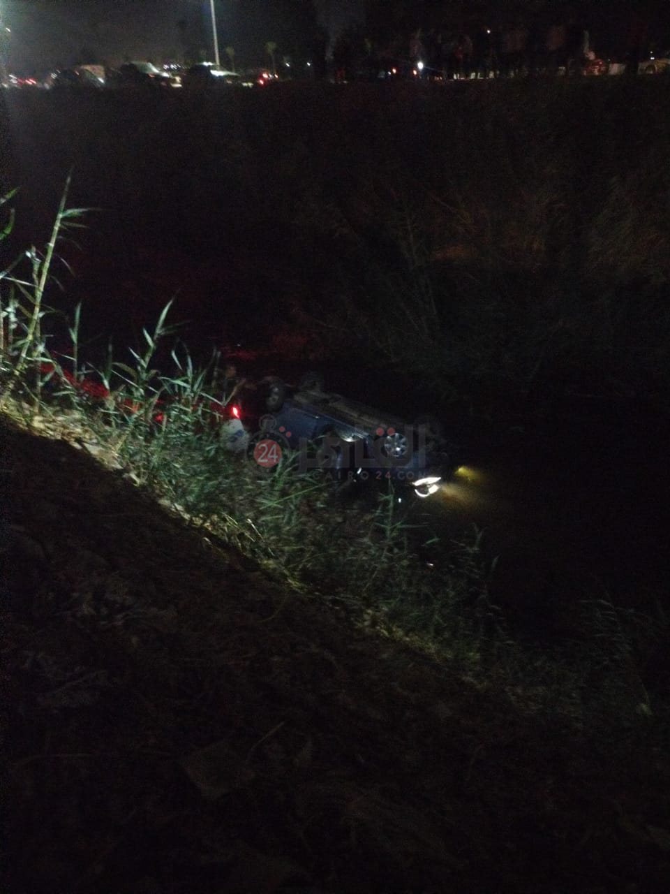 انقلاب سيارة ملاكي بترعة بأسيوط