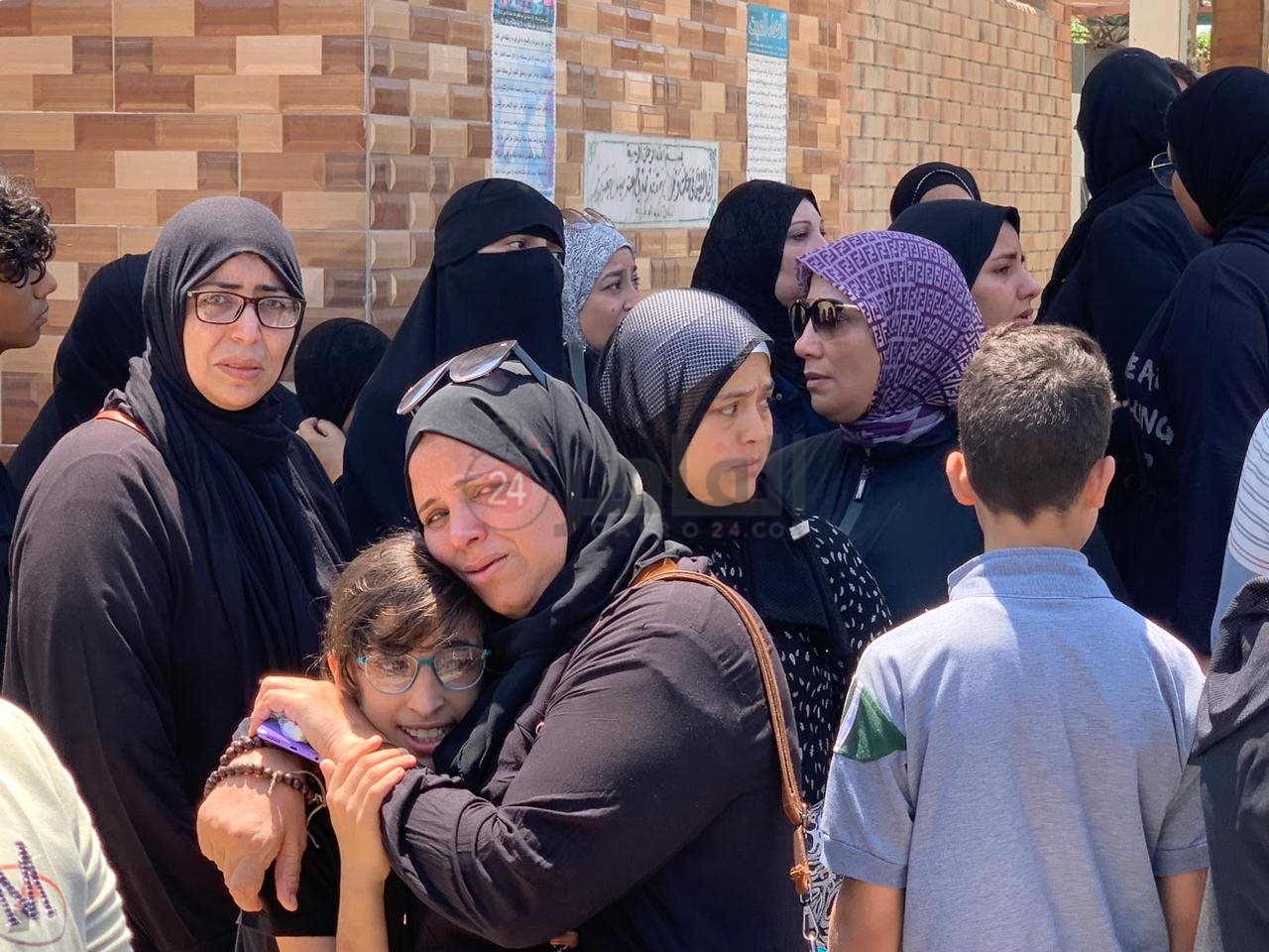 تشييع جثمان الفنان المسرحي محمود سأسأ7