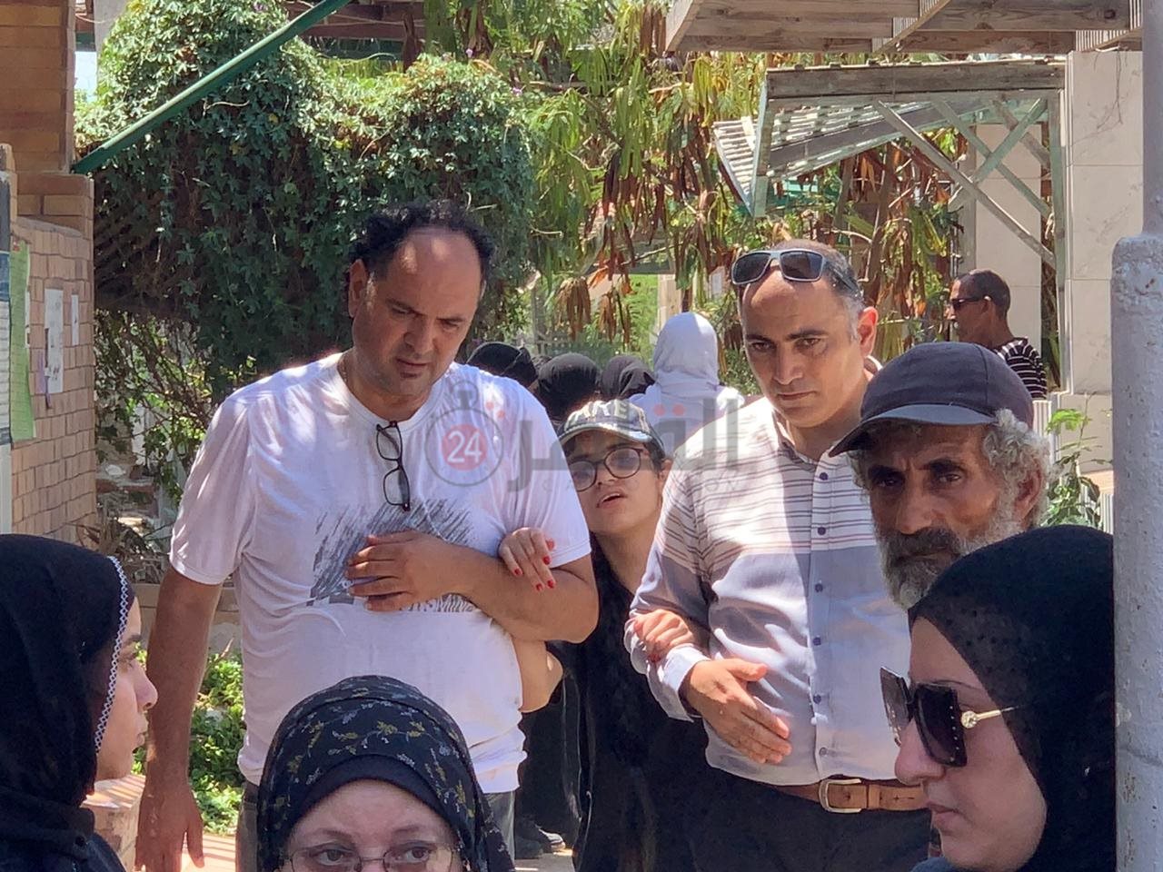 تشييع جثمان الفنان المسرحي محمود سأسأ6