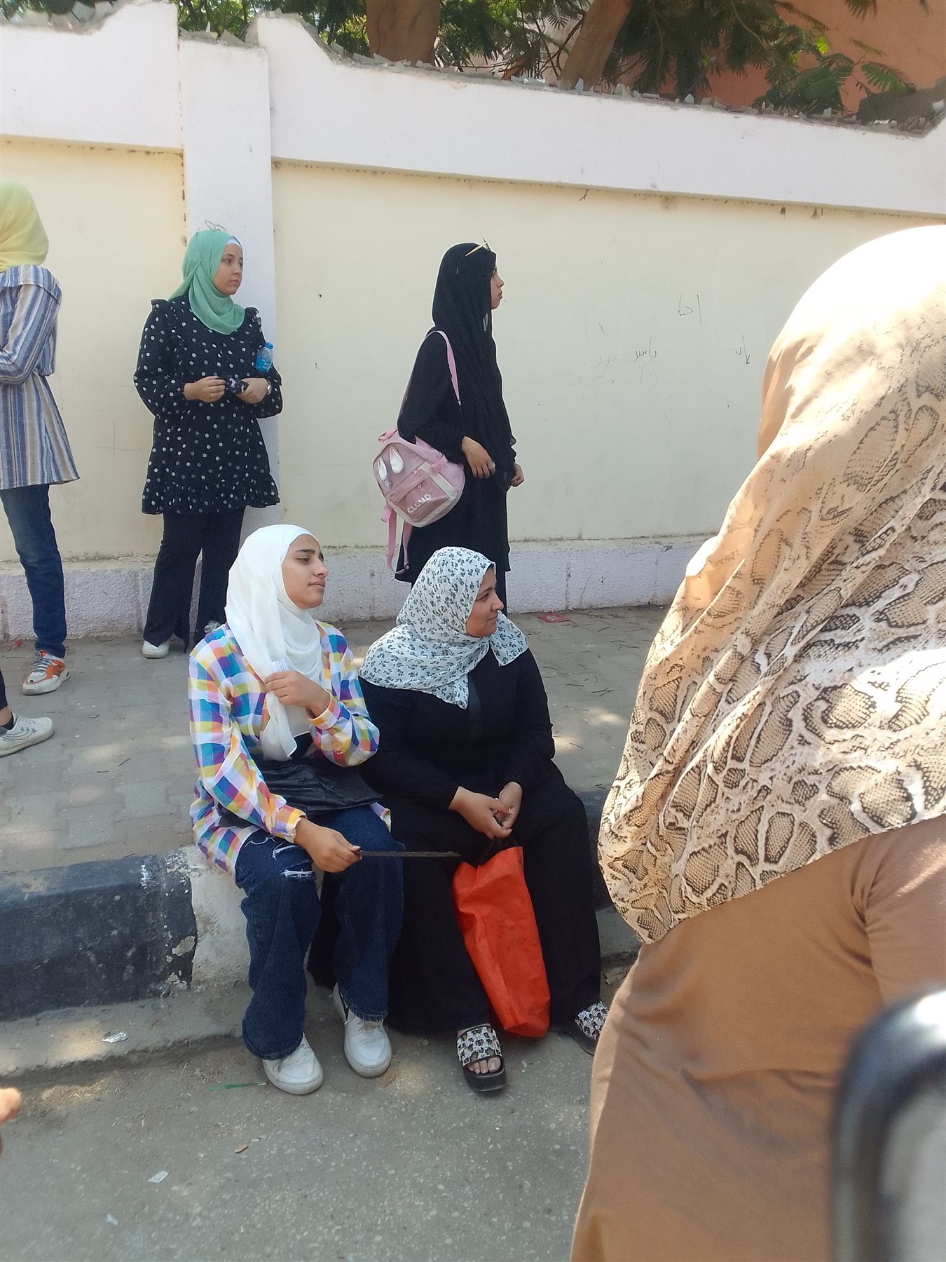 سعادة بين طلاب الثانوية العامة بالفيوم