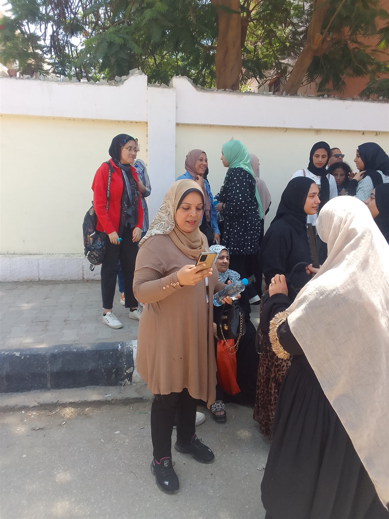 سعادة بين طلاب الثانوية العامة بالفيوم