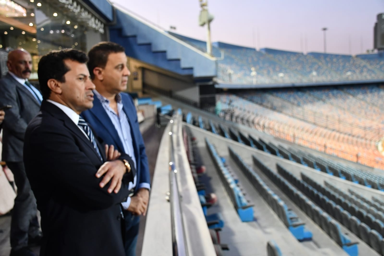 تفقد وزير الرياضة لـ استاد القاهرة قبل مباراة القمة (2)