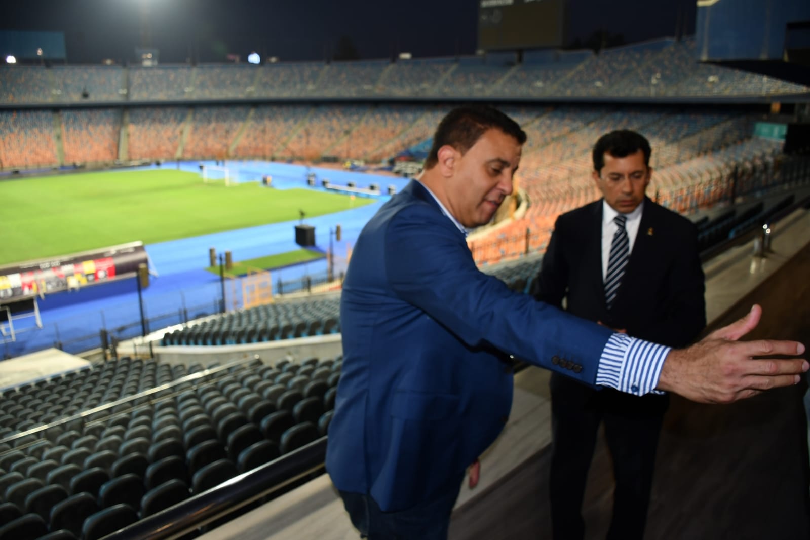 تفقد وزير الرياضة لـ استاد القاهرة قبل مباراة القمة (3)