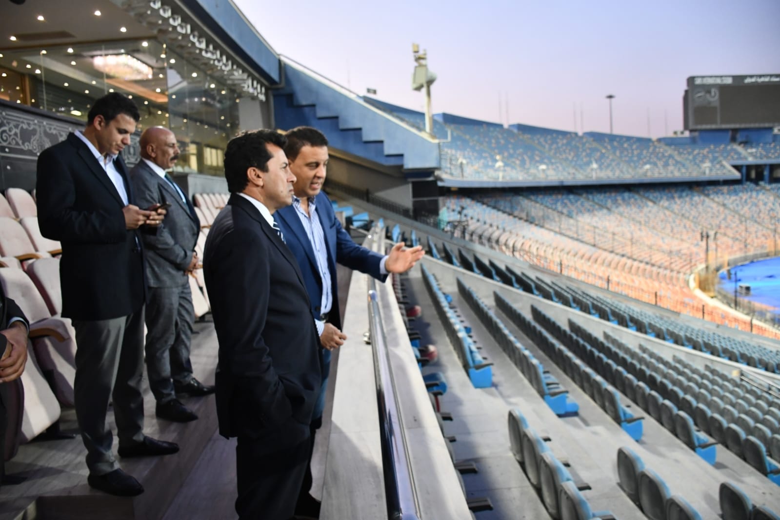 تفقد وزير الرياضة لـ استاد القاهرة قبل مباراة القمة (4)