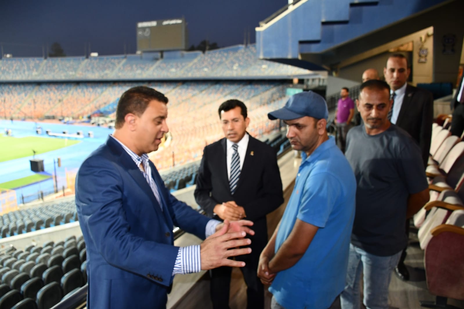 تفقد وزير الرياضة لـ استاد القاهرة قبل مباراة القمة (7)