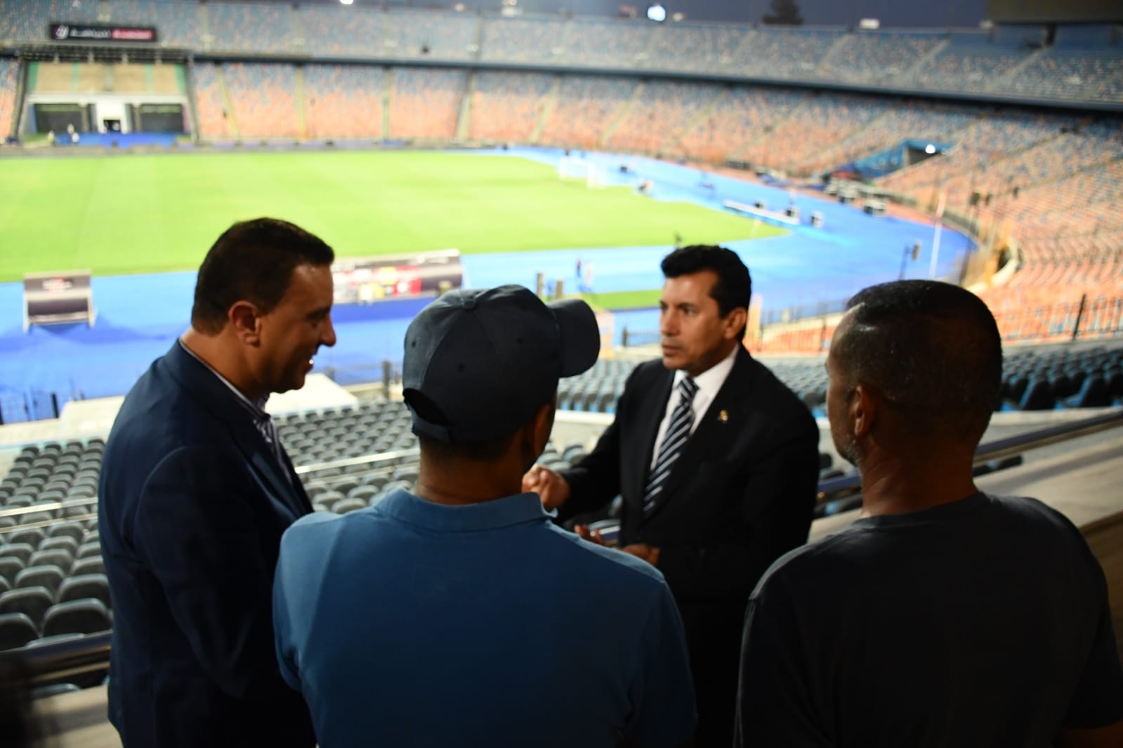 تفقد وزير الرياضة لـ استاد القاهرة قبل مباراة القمة (8)