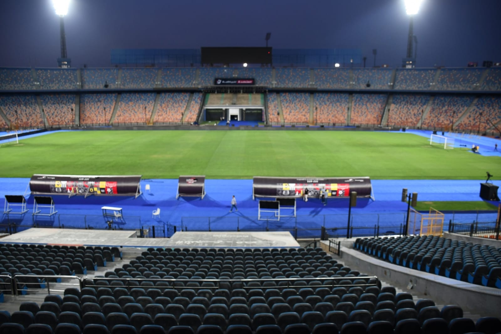 تفقد وزير الرياضة لـ استاد القاهرة قبل مباراة القمة (10)