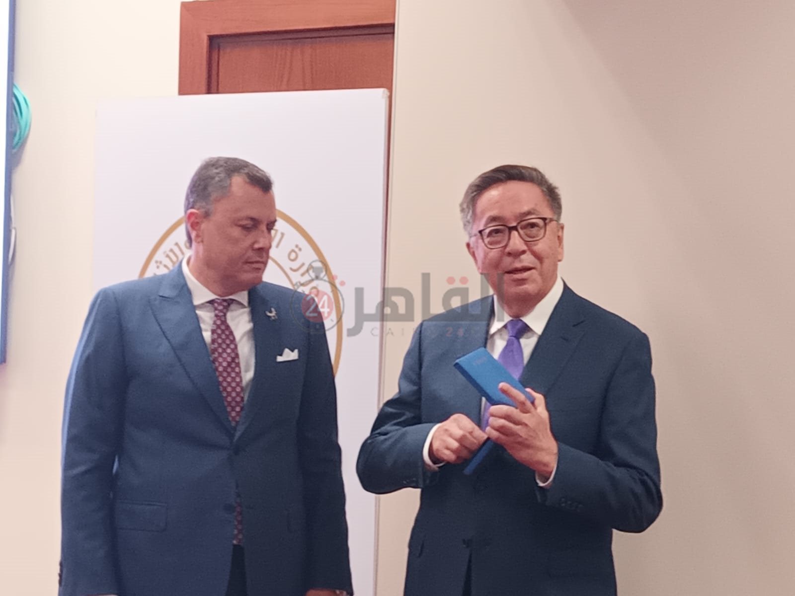 تكريم أحمد عيسى وزير السياحة