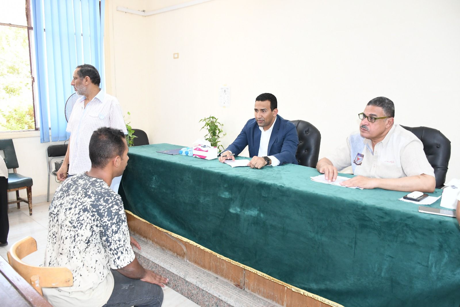 بحث حلول شكاوى المواطنين