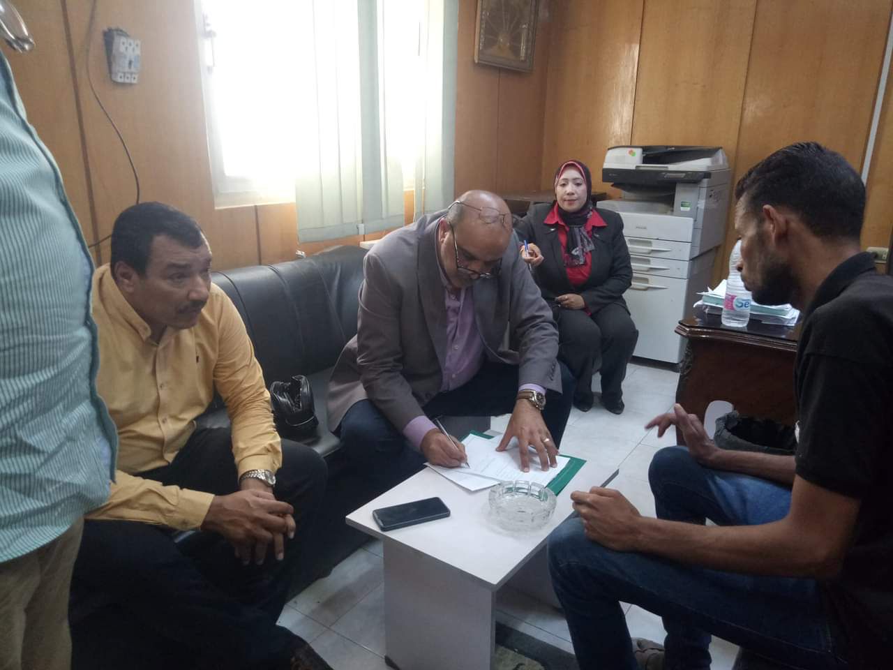 بحث حلول شكاوى المواطنين