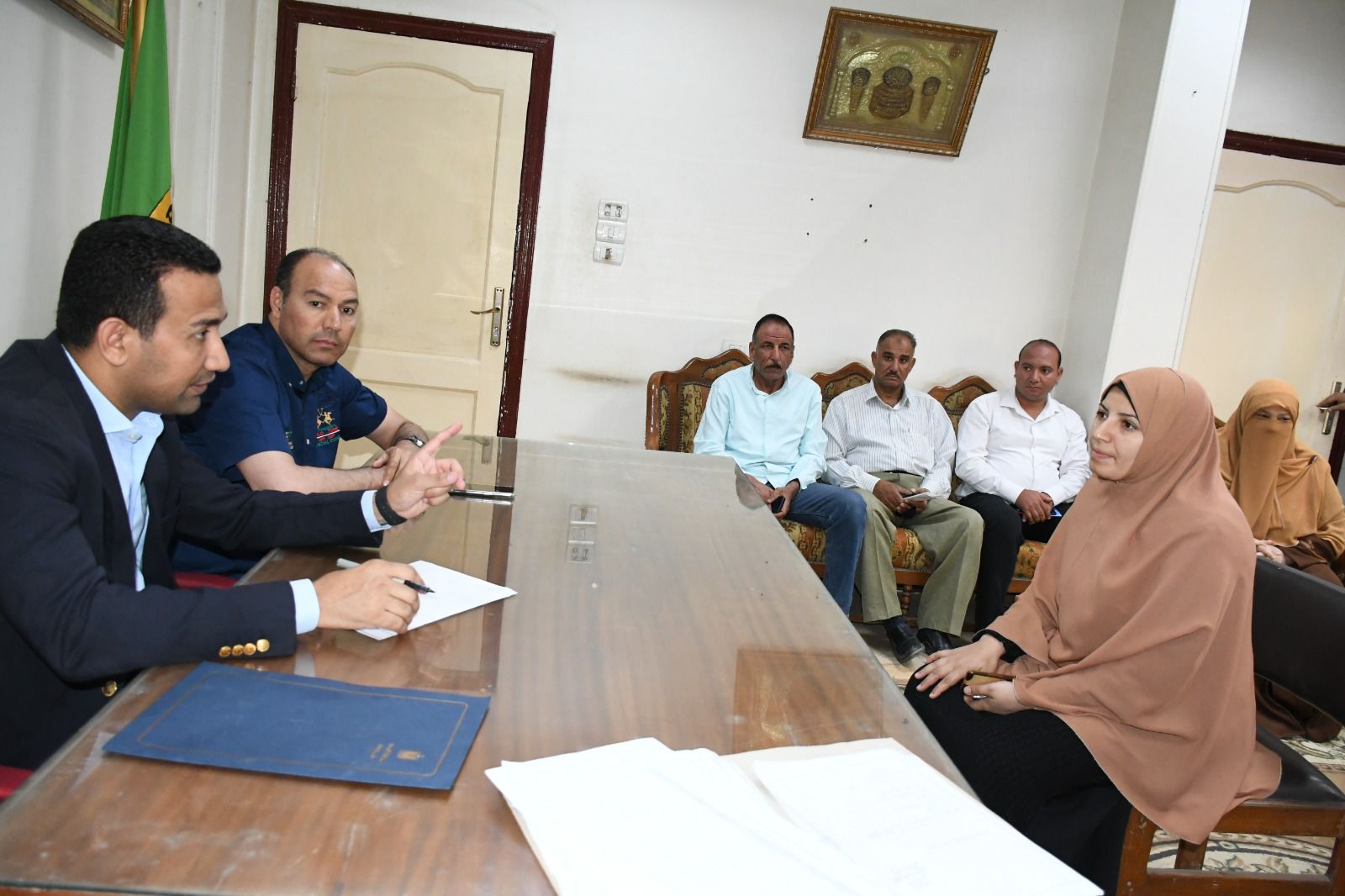 بحث حلول شكاوى المواطنين