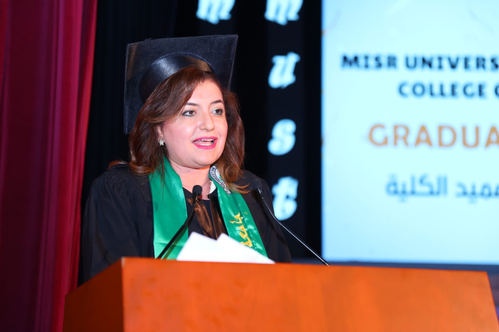 جامعة مصر للعلوم والتكنولوجيا تقيم حفلا كبيرا لتخريج دفعة جديدة من كلية طب الأسنان 