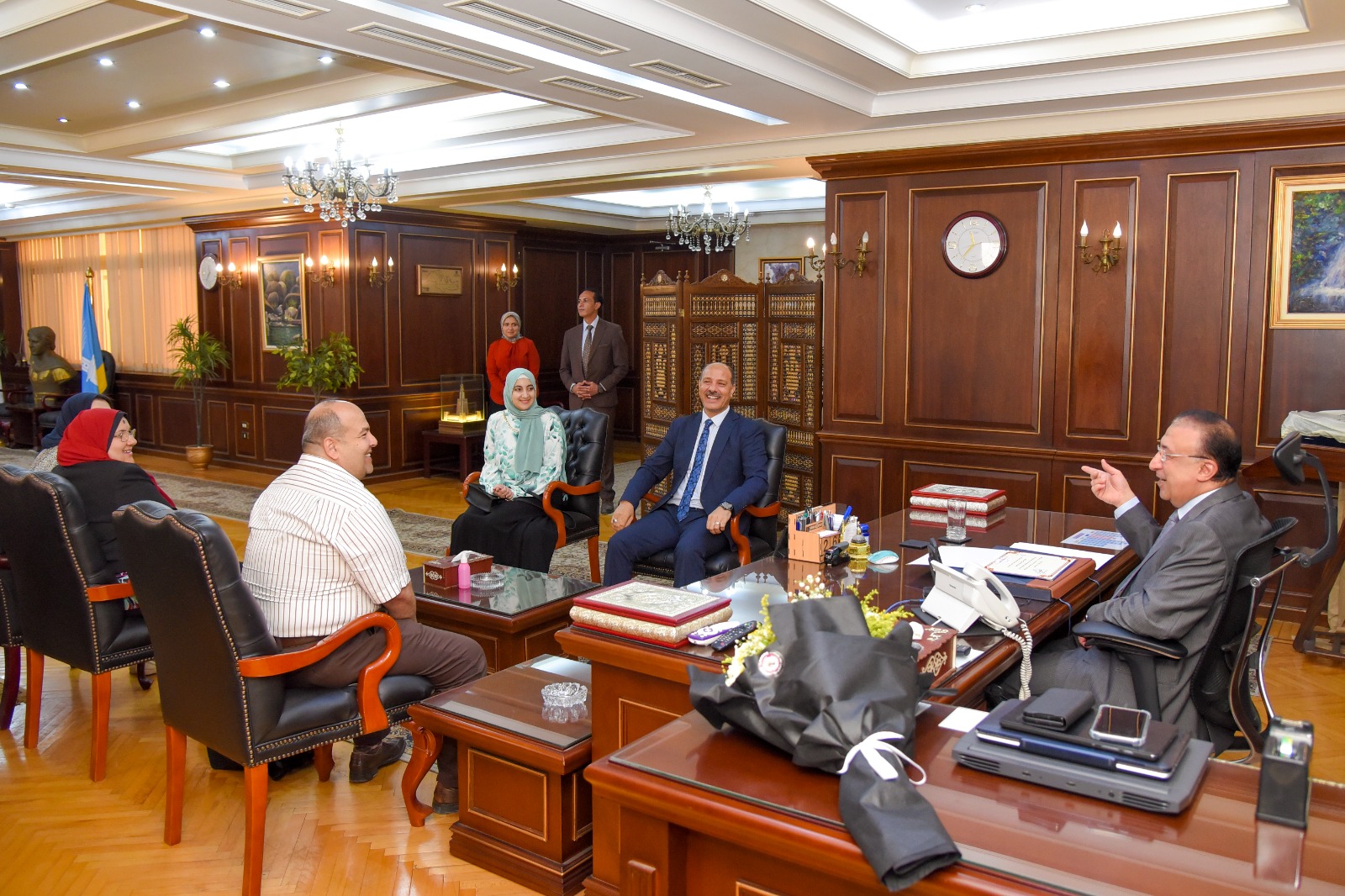 محافظ الإسكندرية يستقبل الثالثة على الثانوية العامة 