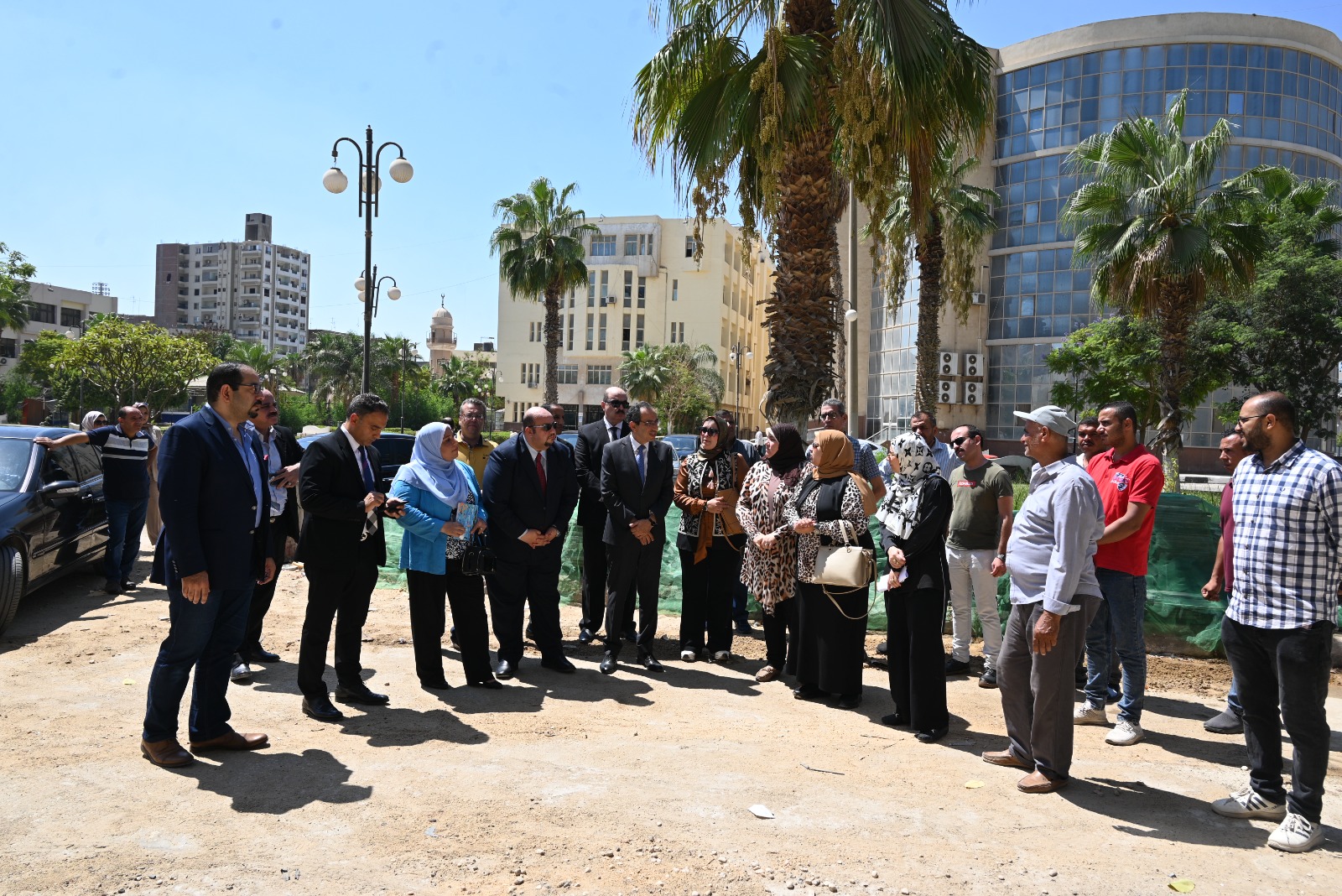 رئيس جامعة الفيوم يستقبل وفدًا من وزارة التخطيط