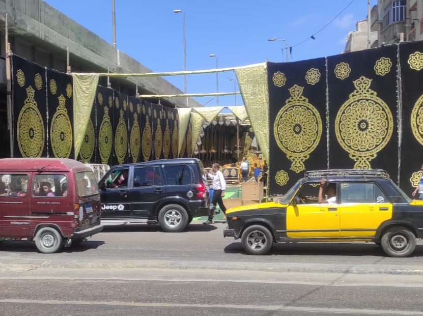 استعدادات صلاة الجنازة وعزاء والدة أحمد شيبة 