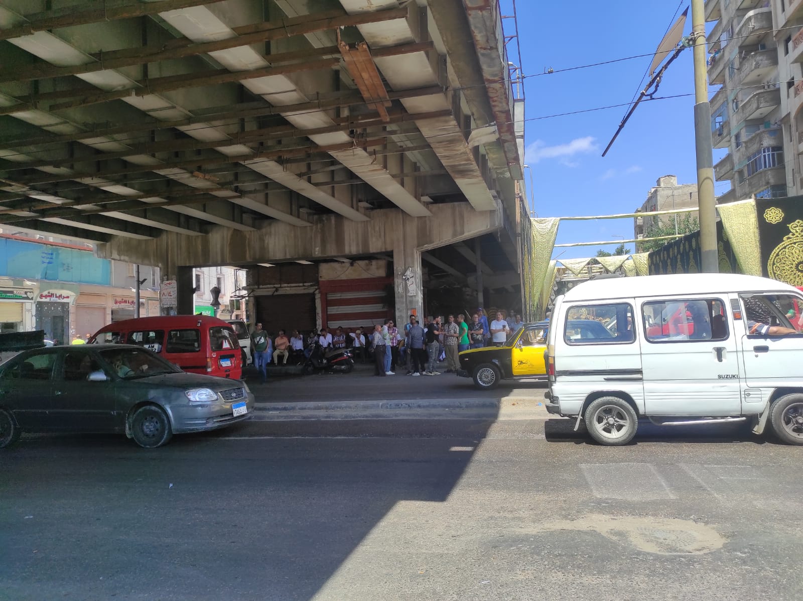 استعدادات صلاة الجنازة وعزاء والدة أحمد شيبة 