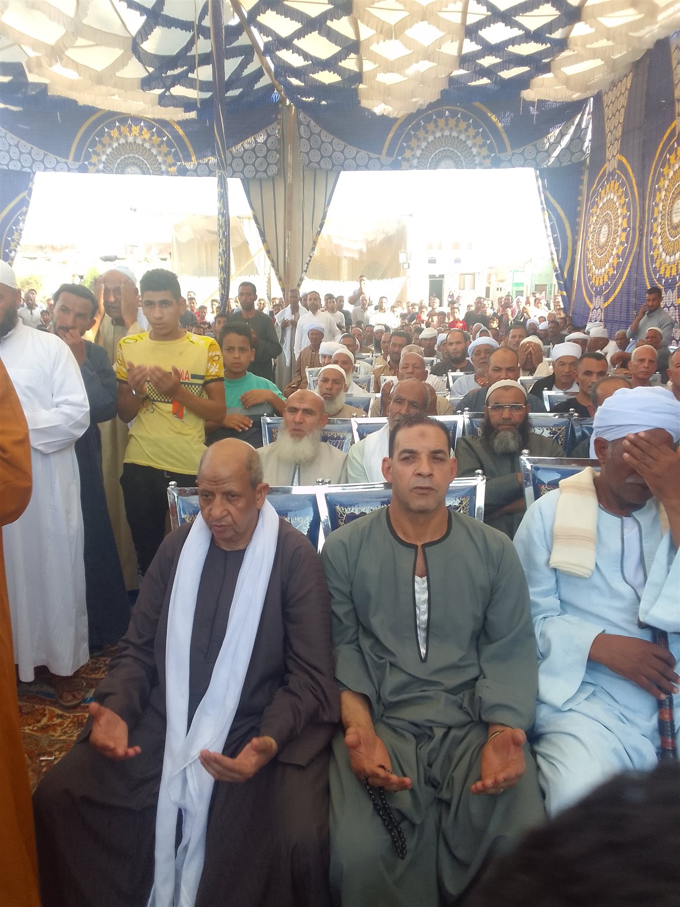 جلسة صلح عرفية لإنهاء خصومة ثأرية بين عائلتين بقرية دبانة