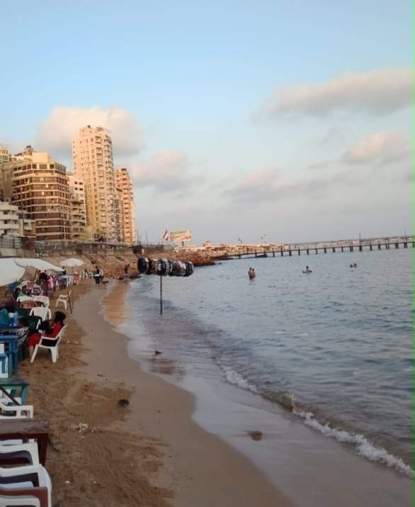 إقبال متوسط على شواطئ الإسكندرية 