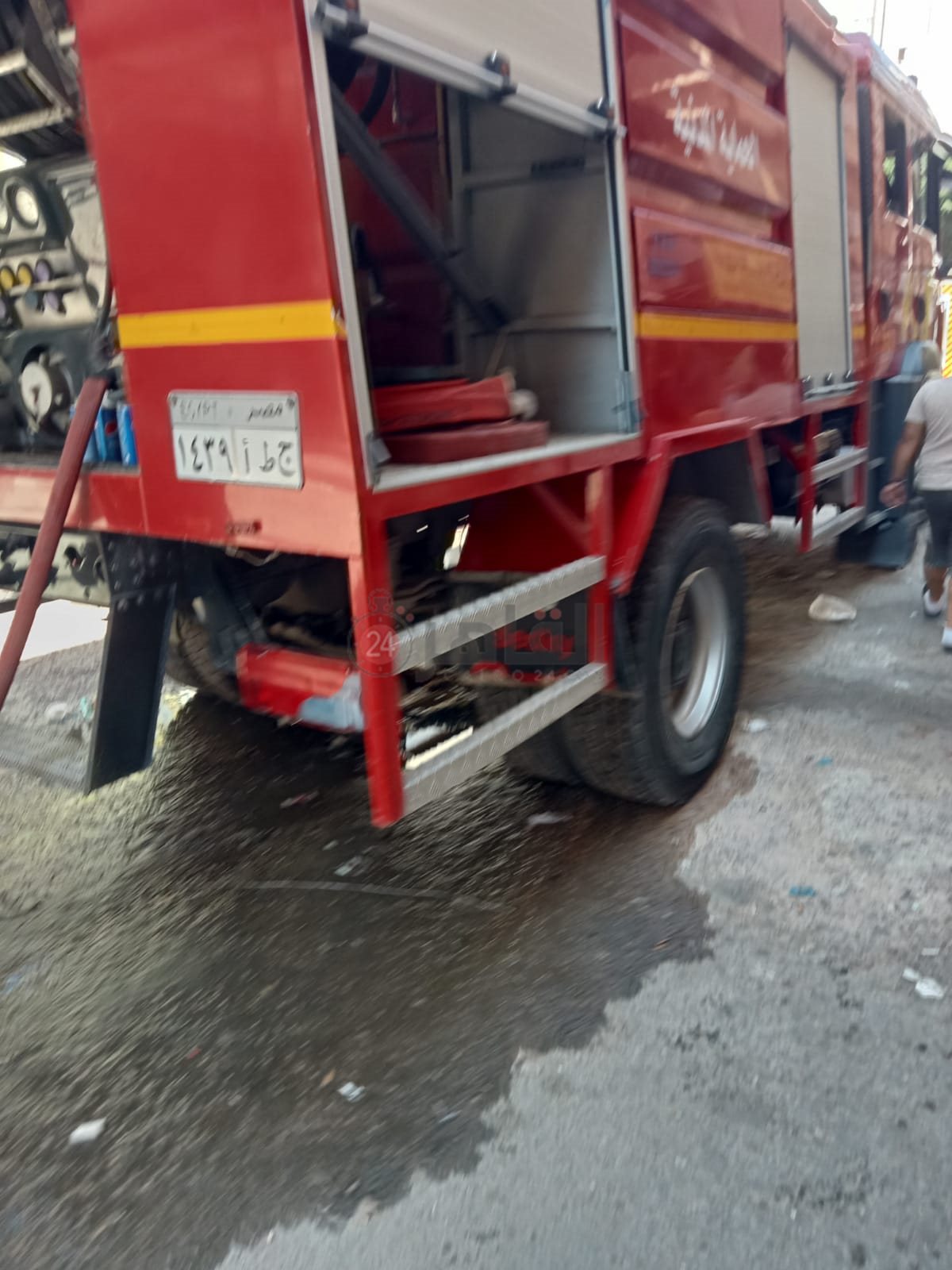 جانب من حريق خلف شارع الإسكندرية بمطروح