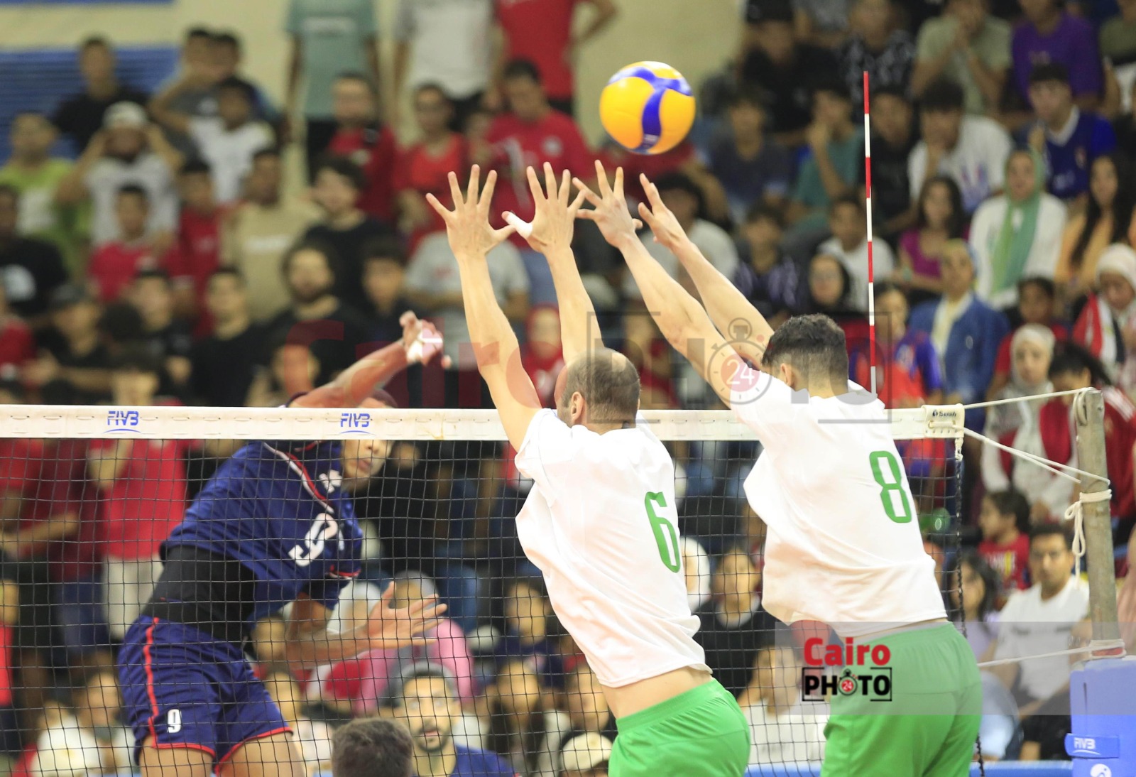 مباراة منتخب كرة الطائرة أمام الجزائر (8)