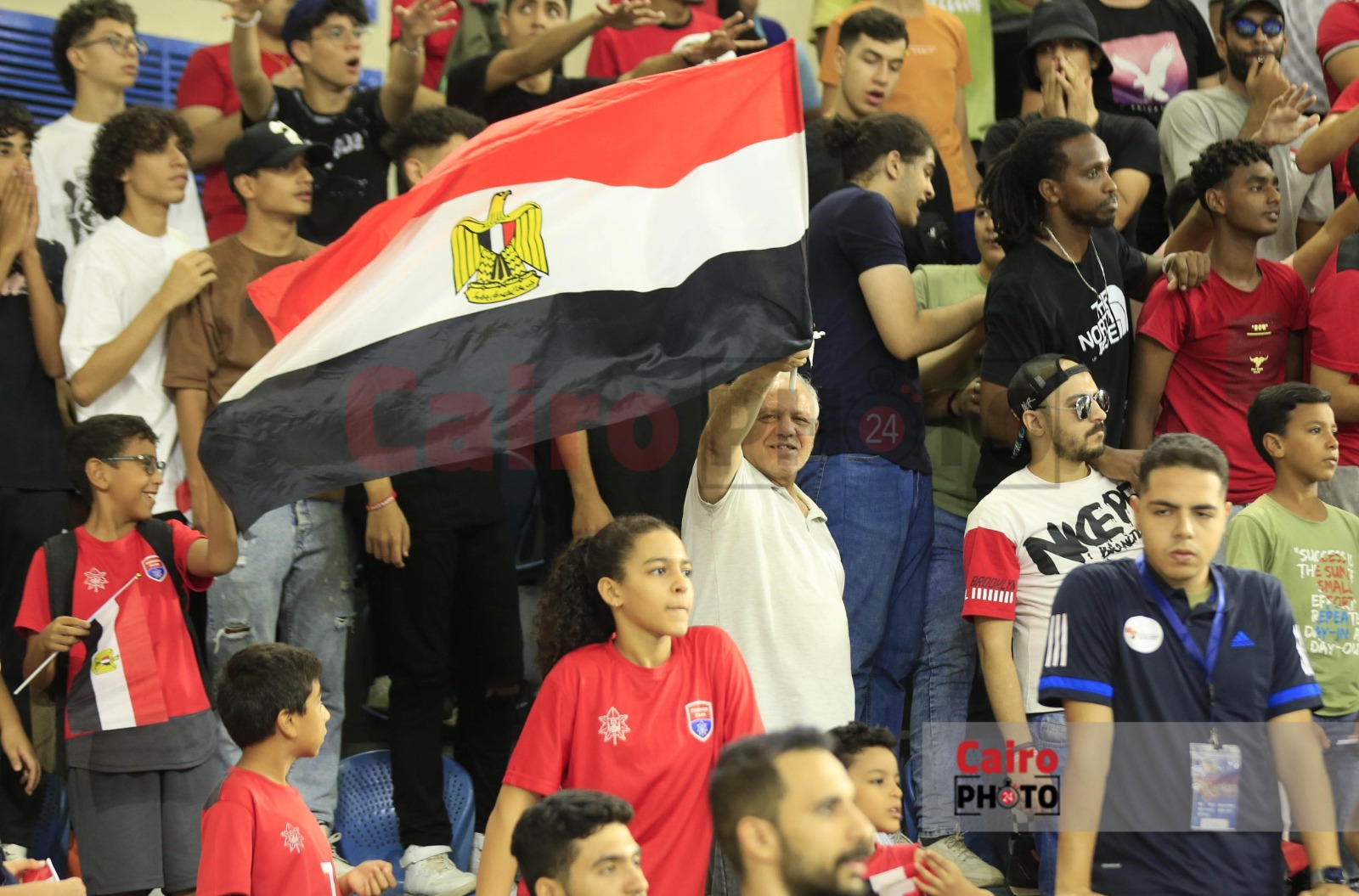 مباراة منتخب كرة الطائرة أمام الجزائر (23)