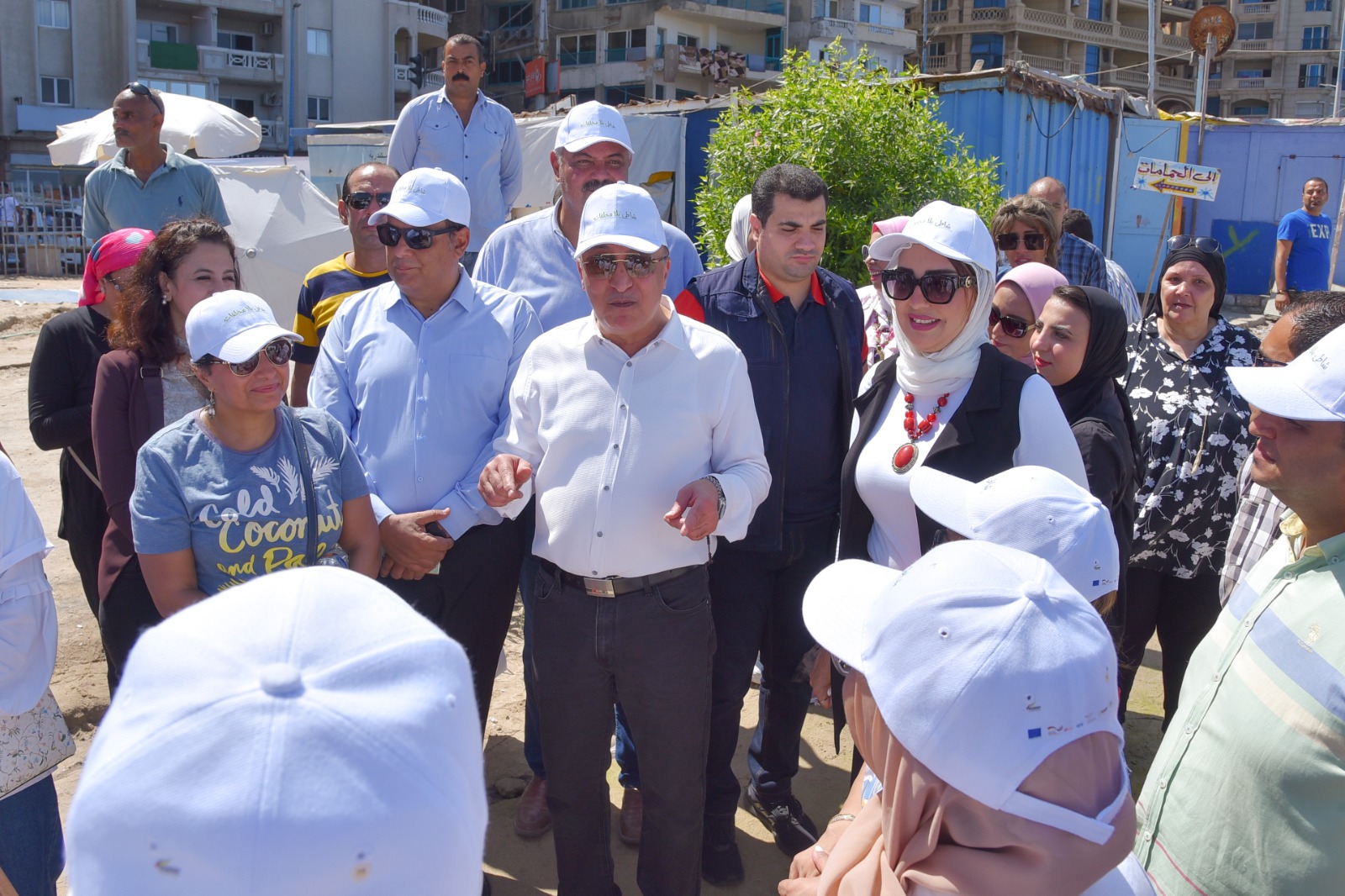 اليوم العالمي لتنظيف الشواطئ بالإسكندرية 