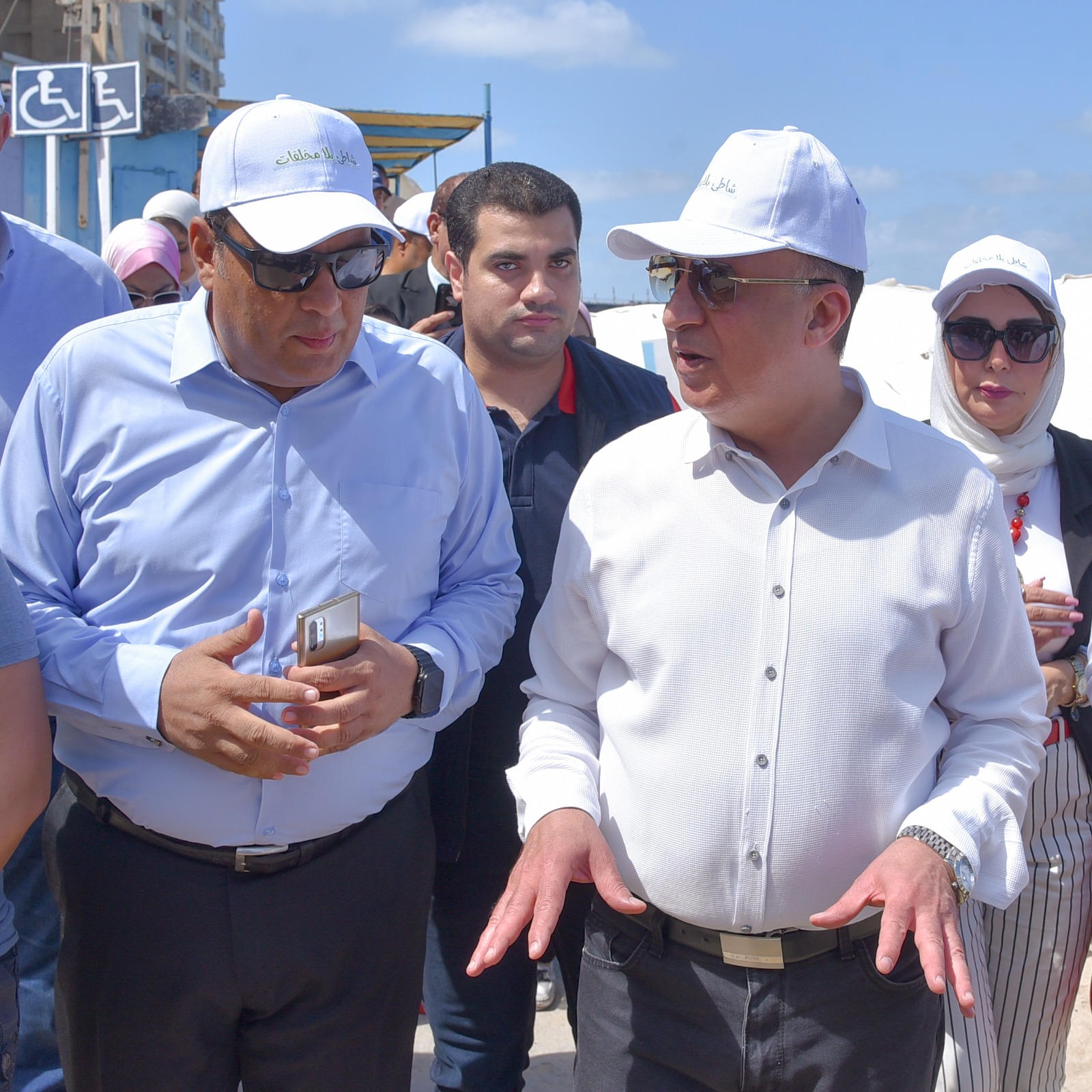 اليوم العالمي لتنظيف الشواطئ بالإسكندرية 