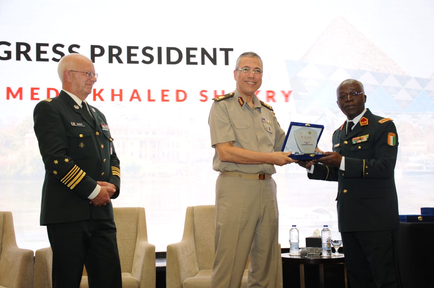 8e006d28-41e7-40b3-8e76-8f4825d15fe7