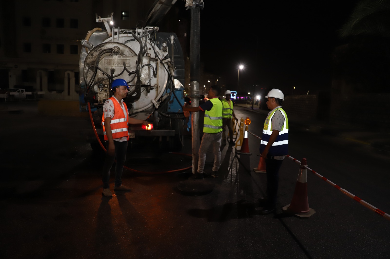 تطهير الشنايش والمطابق استعدادا للشتاء فى الإسكندرية 