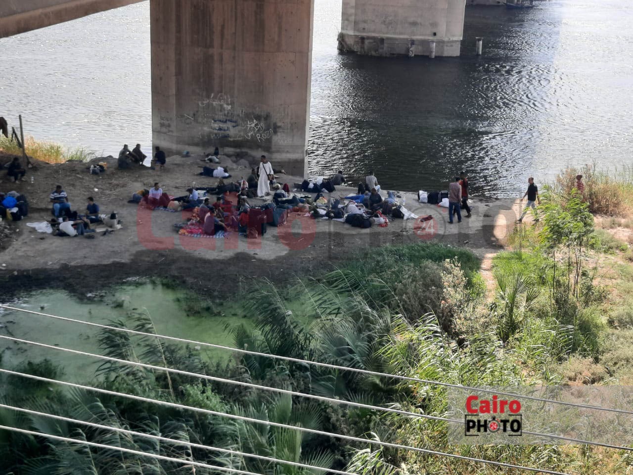 طاقم عمال الباخرة النيلية الغارقة جزئيا في المنيا 