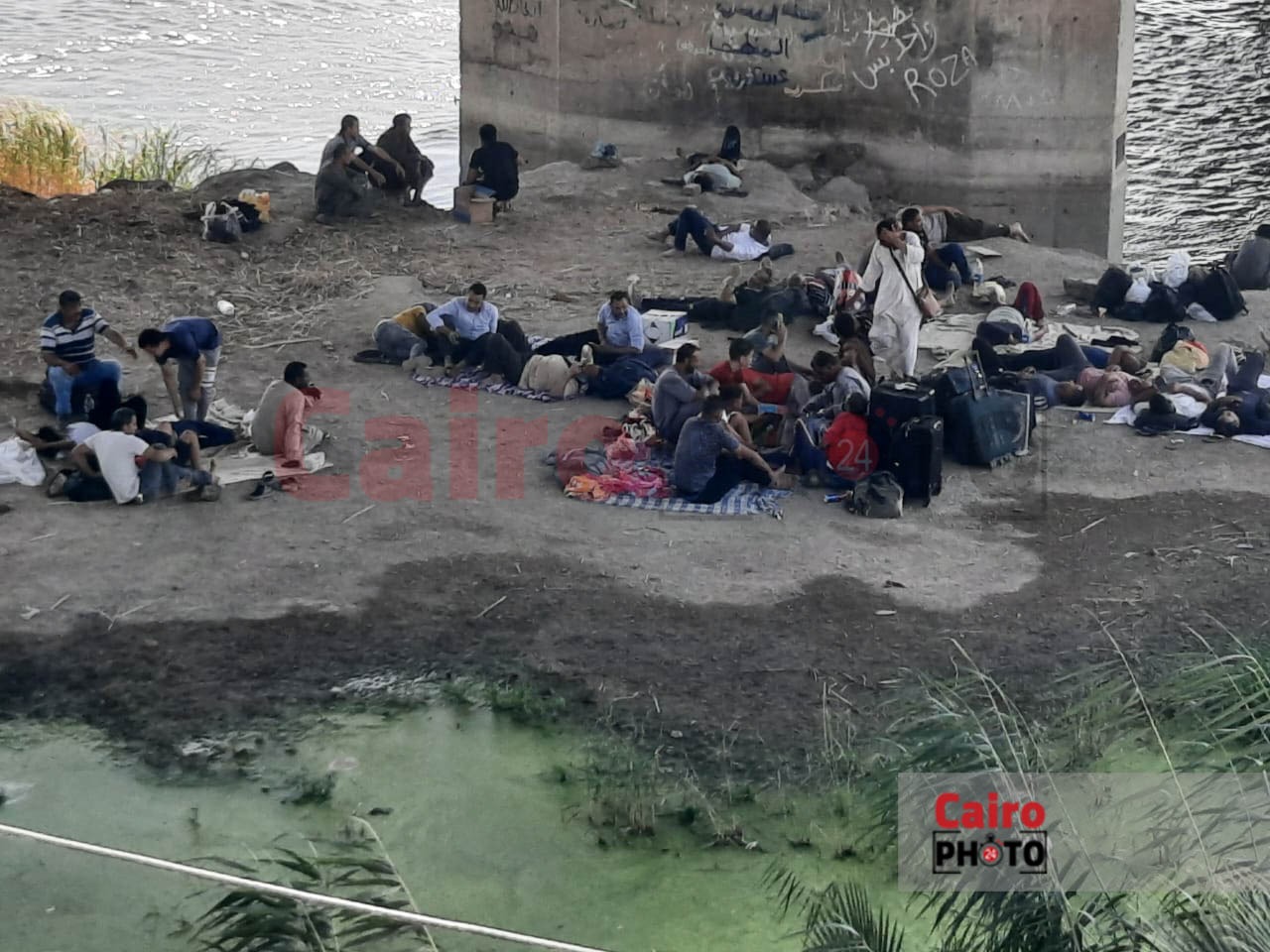 طاقم عمال الباخرة النيلية الغارقة جزئيا في المنيا 