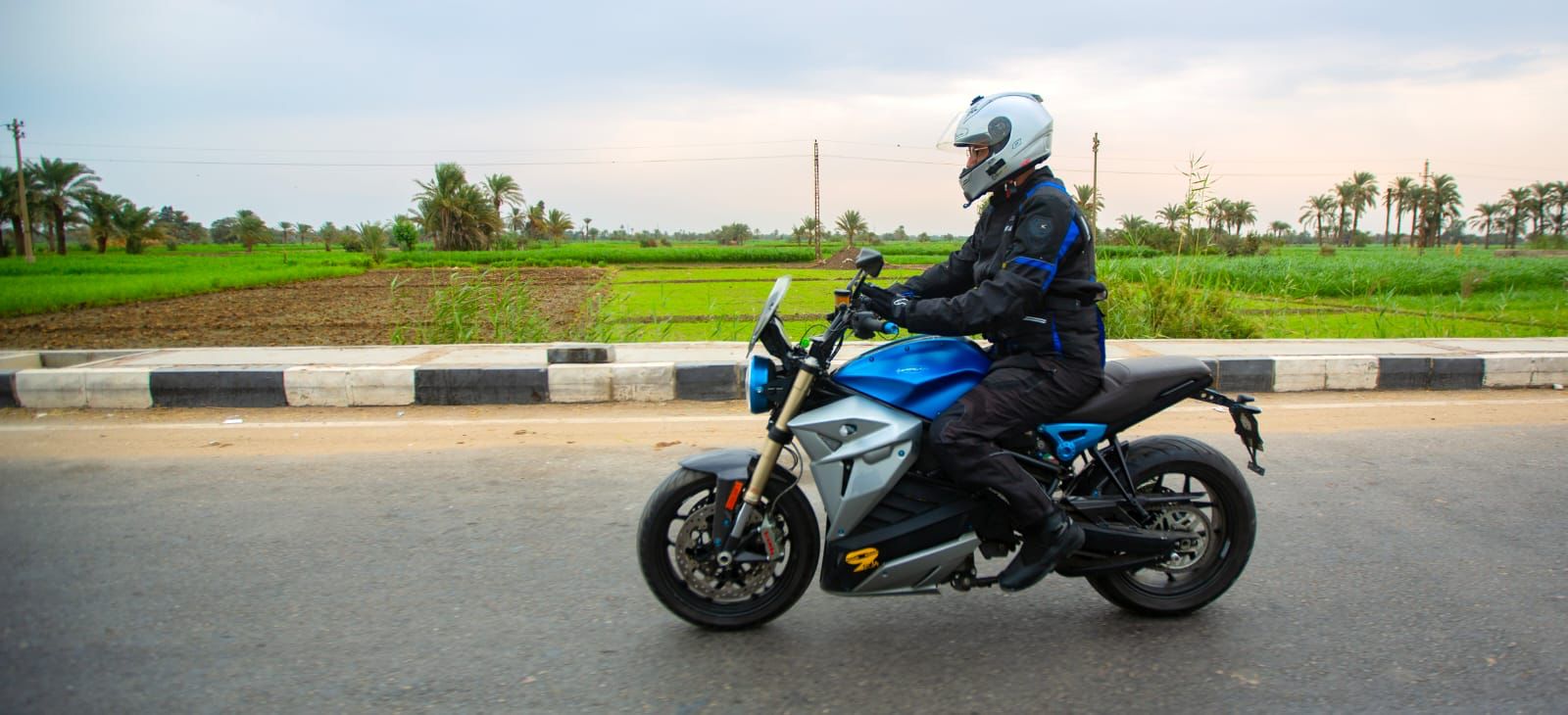  الرحالة علي عبده