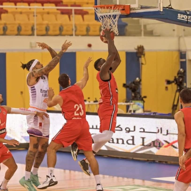مباراة سلة الأهلي وبيروت (7)