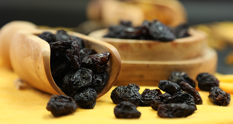 طريقة تجفيف الزبيب في البيت