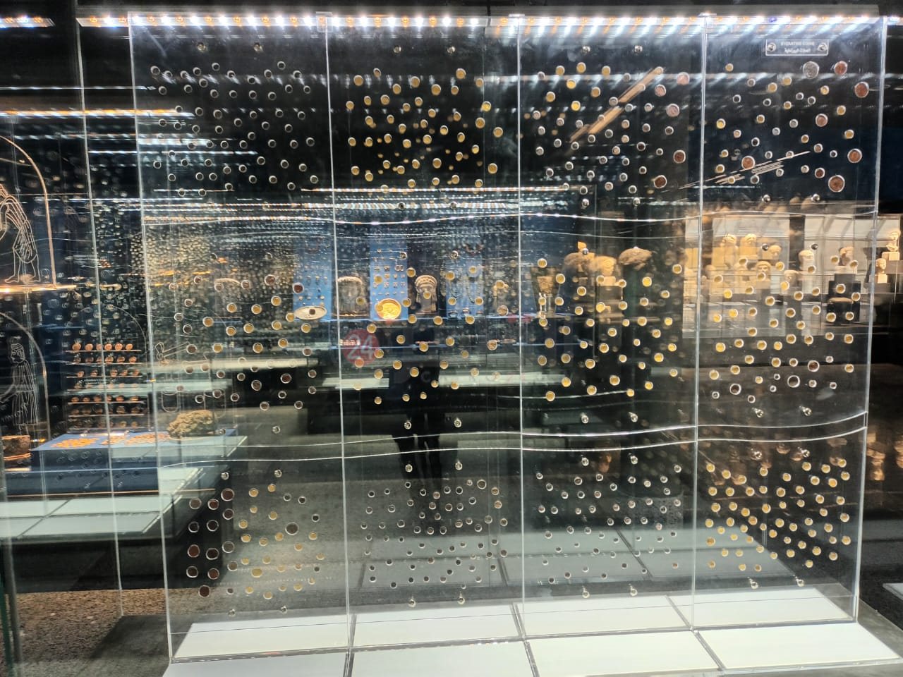 المتحف اليوناني الروماني يعرض 4 آلاف عملة أثرية ذهبية وفضية (2)