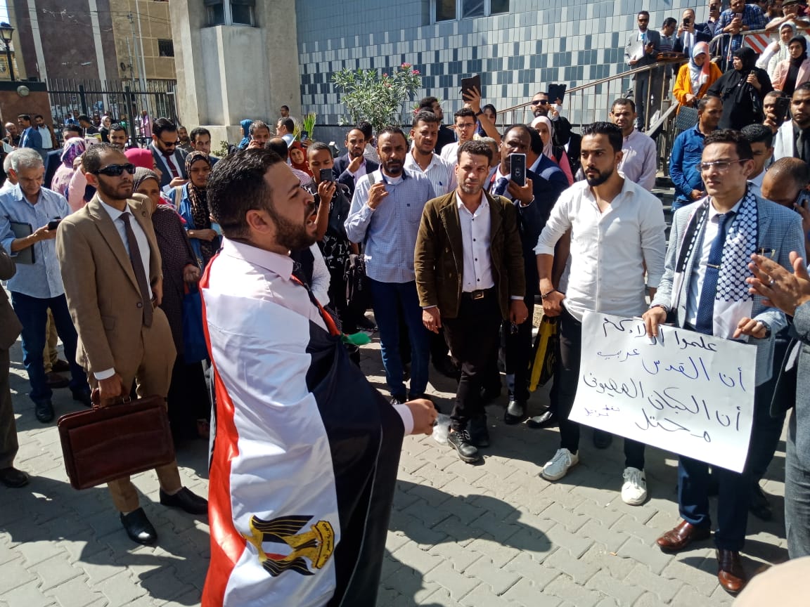 وقفة احتجاجية في الإسكندرية للتنديد باعتداءات الكيان الصهيوني