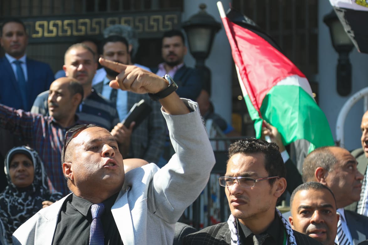 محامو الإسكندرية ينظمون وقفة احتجاجية دعما للشعب الفلسطيني
